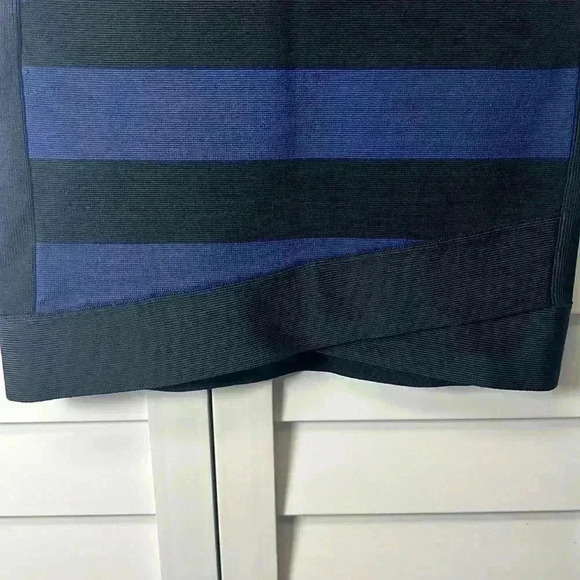 BCBGMaxazria Alina Bandage Striped Stretch Mini Skirt Size Small Black/Navy NWT - Picture 8 of 9